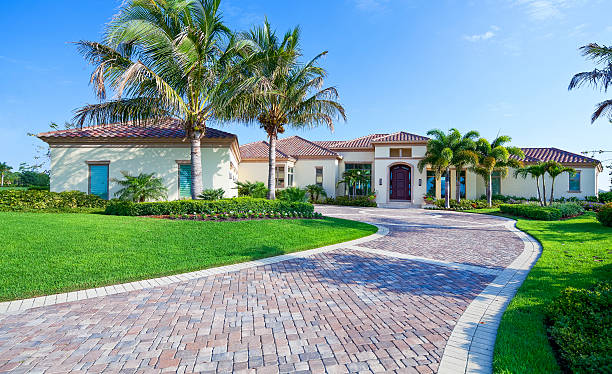 Best Driveway Paving Contractor  in Oak Grove, MS